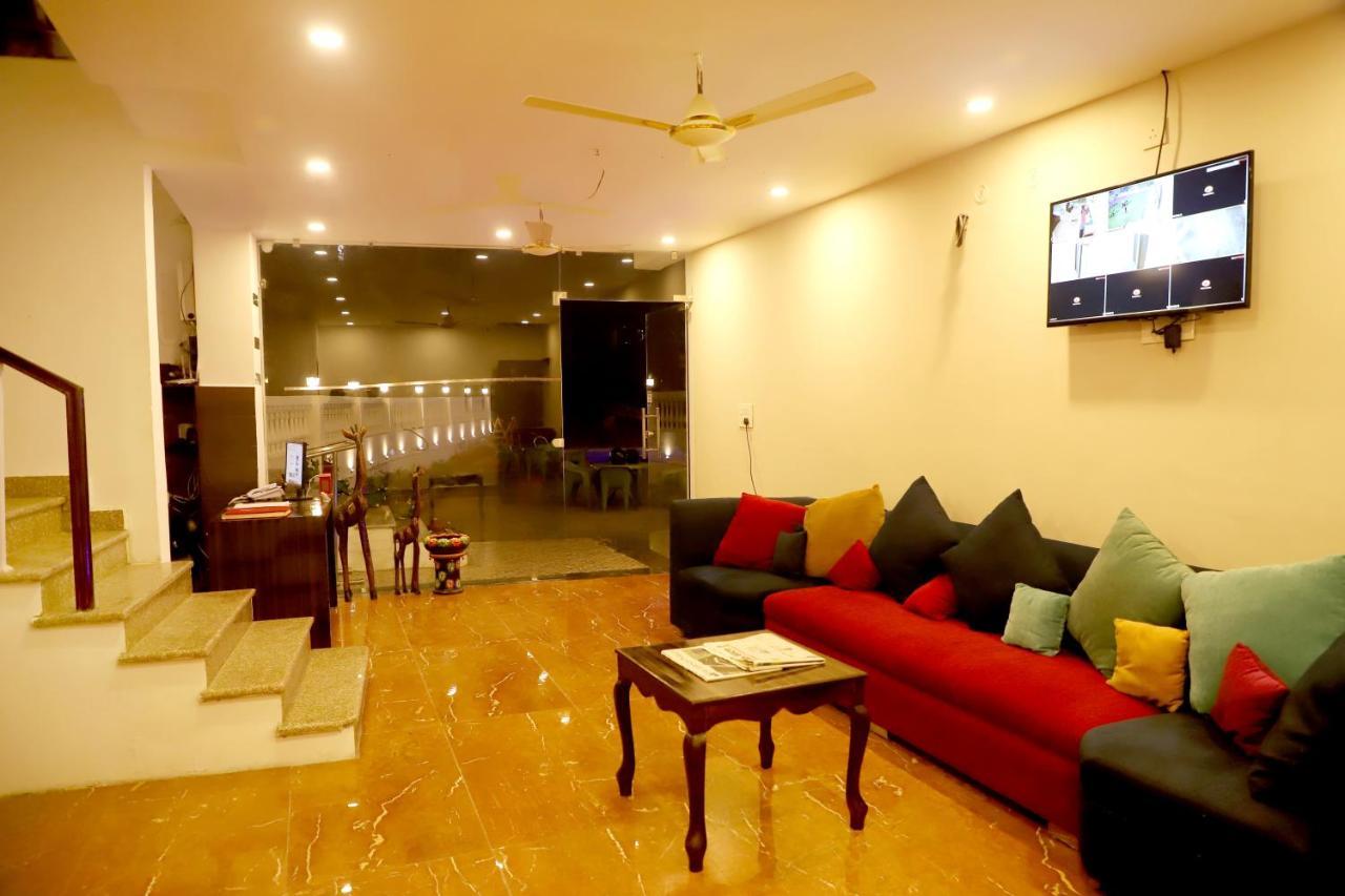 Rishikesh Grand Hotell Eksteriør bilde