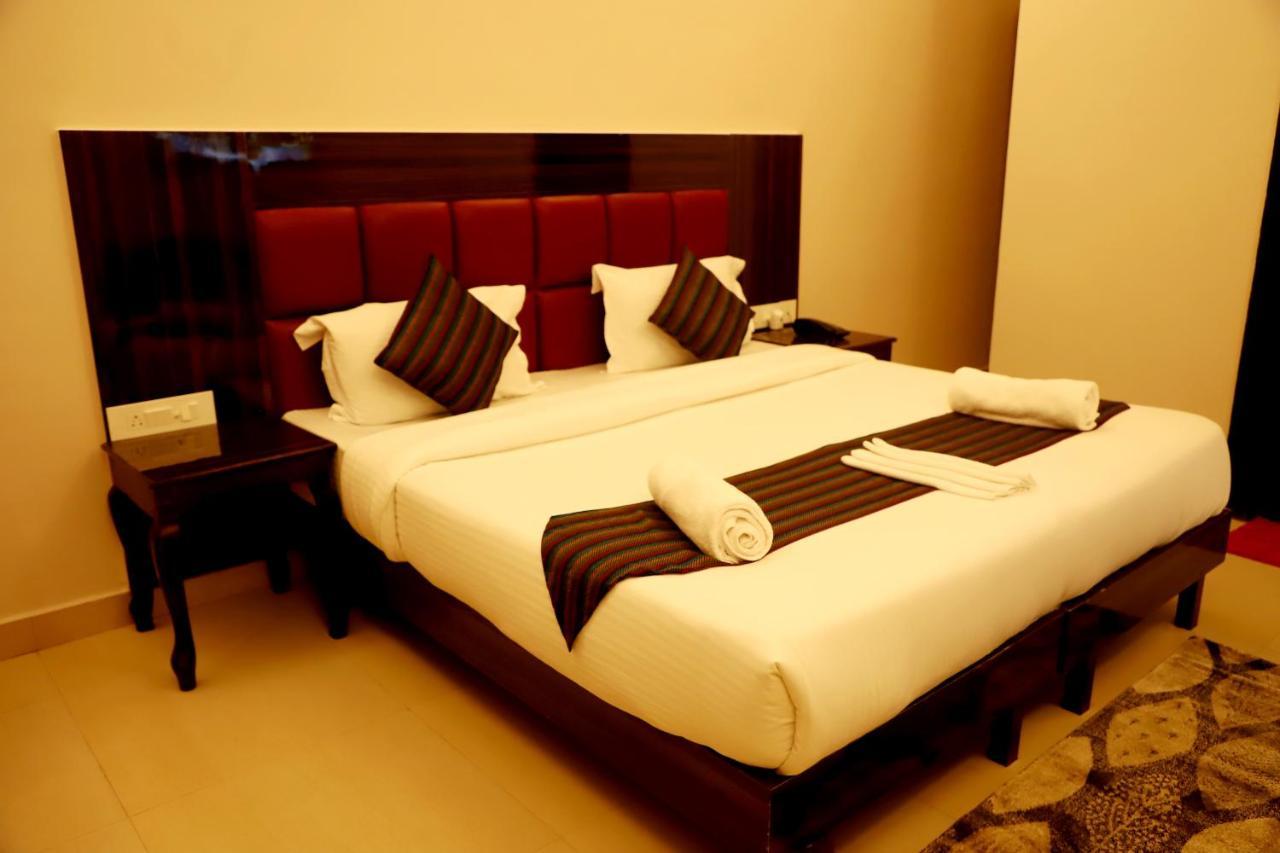 Rishikesh Grand Hotell Eksteriør bilde
