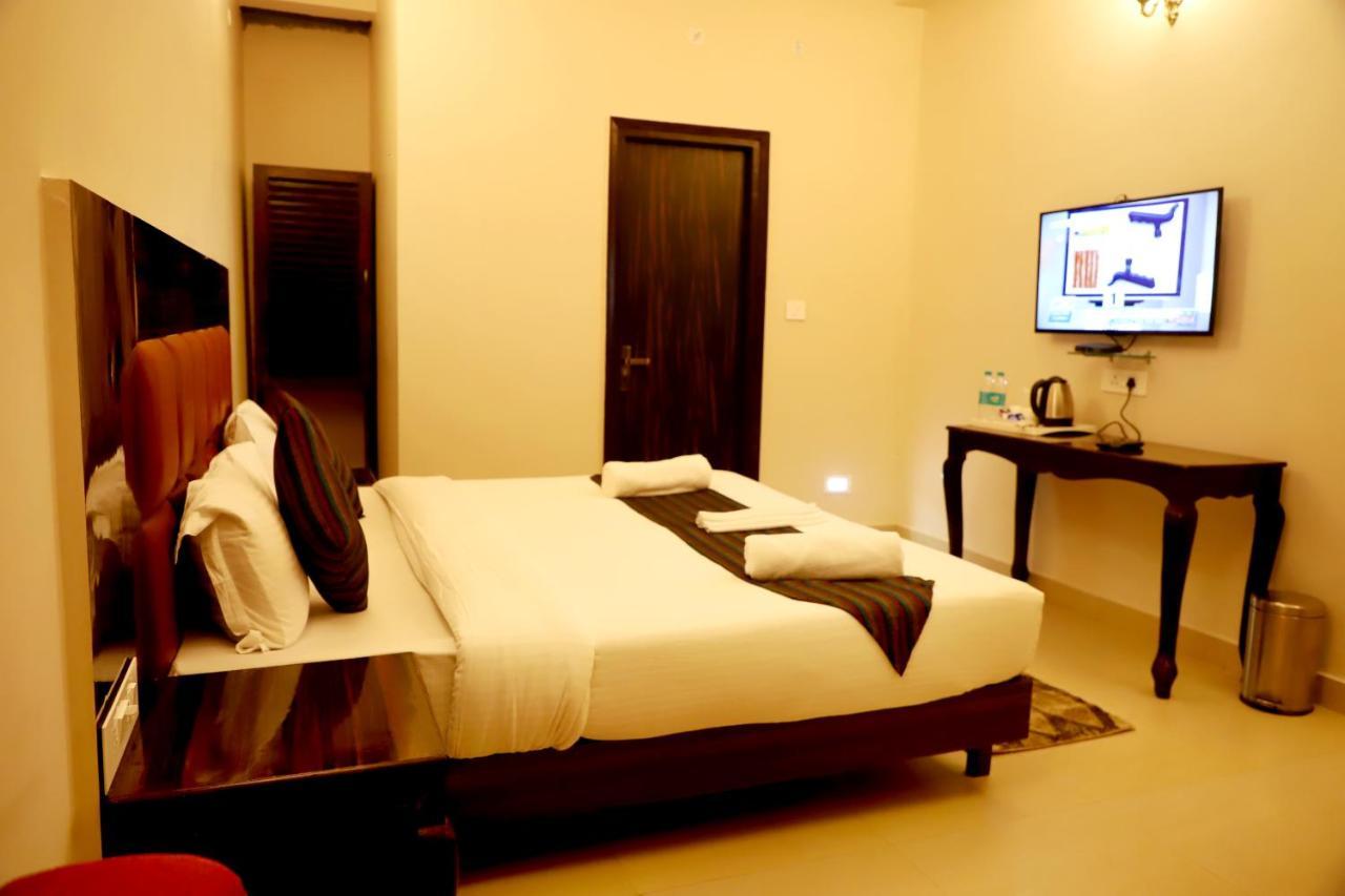 Rishikesh Grand Hotell Eksteriør bilde